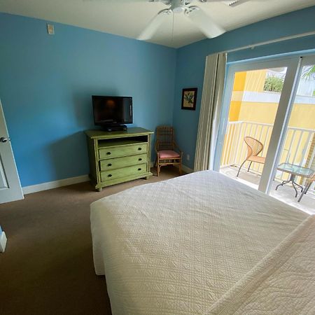 1Br Condo: Pool, Balcony, Steps From Times Square Fort Myers Beach Exterior foto