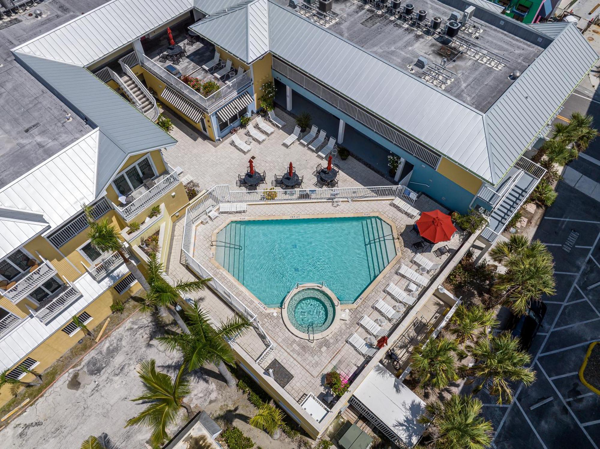 1Br Condo: Pool, Balcony, Steps From Times Square Fort Myers Beach Exterior foto