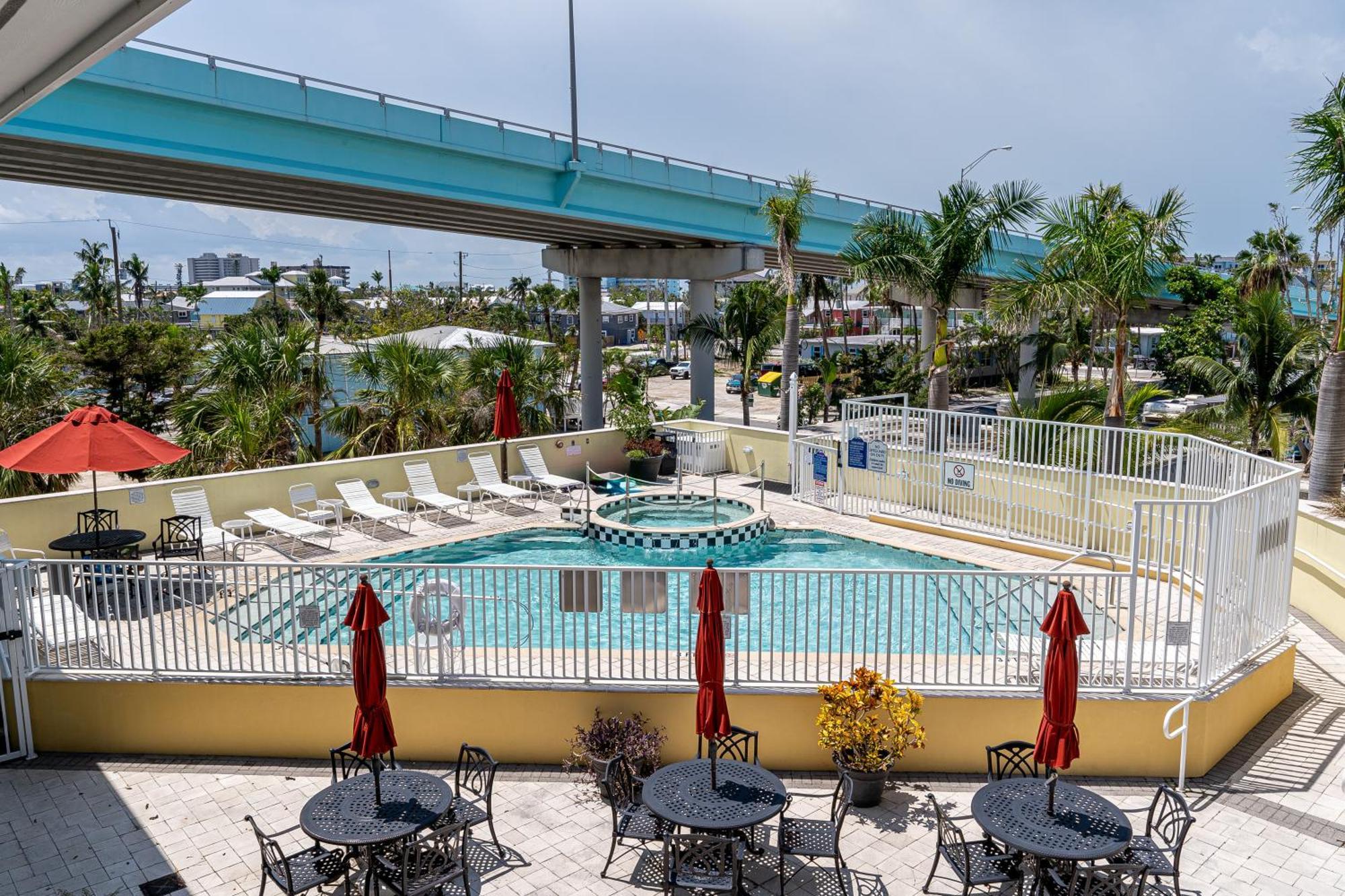 1Br Condo: Pool, Balcony, Steps From Times Square Fort Myers Beach Exterior foto